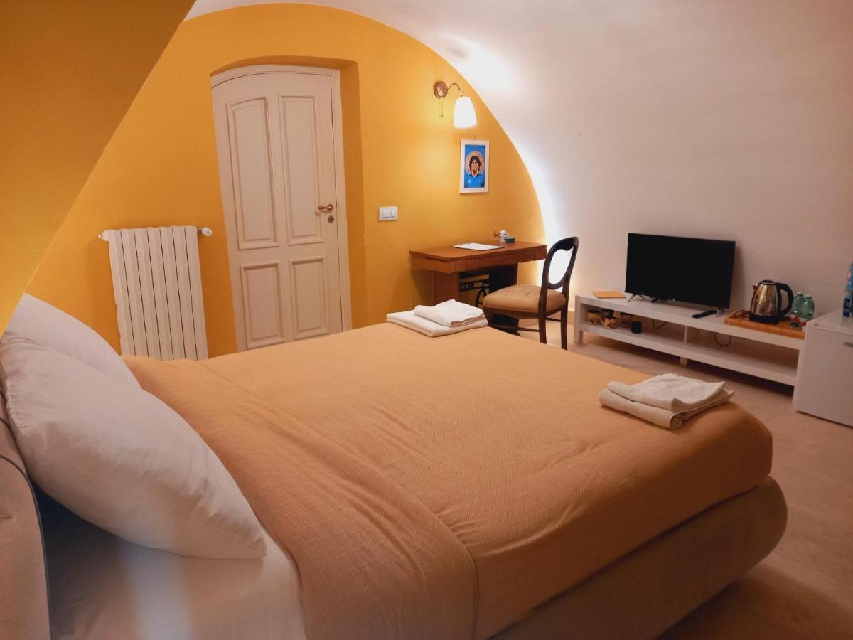 Le Petit Palais - Naples Bed & Breakfast Luaran gambar